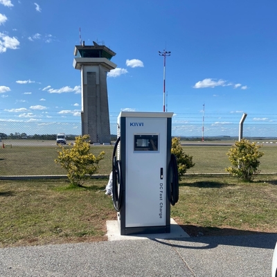Stasiun Pengisian EV Publik Luar Ruang Dengan CCS Type 2 CHAdeMO Interface