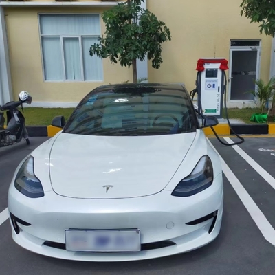 Stasiun Pengisian EV Publik Luar Ruang Dengan CCS Type 2 CHAdeMO Interface