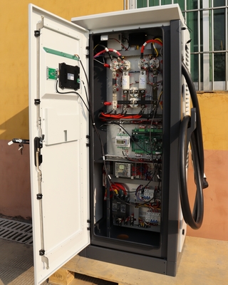 Hotel Apartemen 3 Fase Ev Charger Dual Smart DC Cepat Mobil Listrik 150-1000V