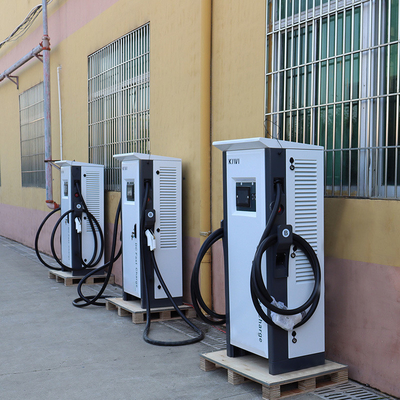 60KW lantai berdiri Tingkat 3 CCS Tipe 1 Chademo EV cepat pengisi daya untuk cepat dan pengisian