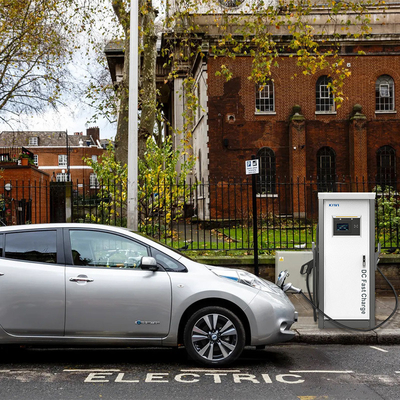 Pengisi daya DC rumah yang berdiri di lantai untuk EV 60KW 1000V 3 Pin CCS2 Terapkan pada BYD Han EV Qin Song