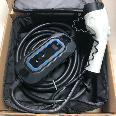 3.5KW Type 2 EV Plug IP67 Onboard Charger untuk Tesla Model 3 di Parkir Mall
