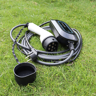 16A Output Current SAE J1772 Connector EV Charging Station untuk Tesla Model 3.5KW 7KW